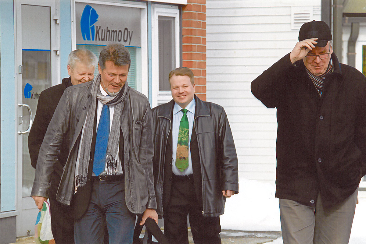 kuhmo oy 60-luvulla ja trukki