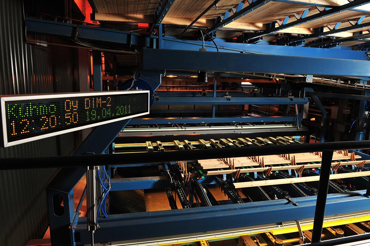 kuhmo oy 60-luvulla ja trukki