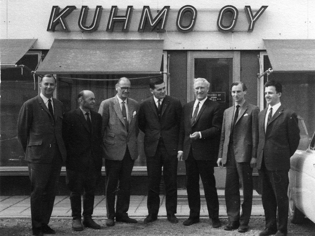 60_11V vieraita Kuhmo Oy:llä 60-luvulla